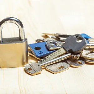 מנעולים ומפתחות
